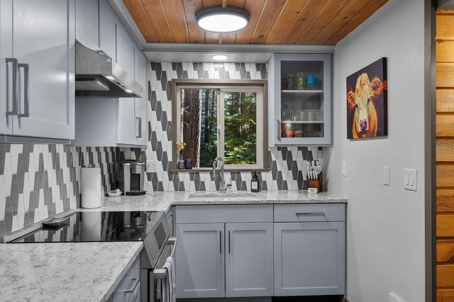 70915 Mules Ear GH 198, Black Butte Ranch, OR 97759