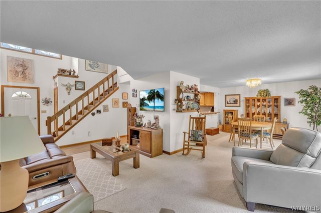 136 Northwood Drive, Lancaster, NY 14043