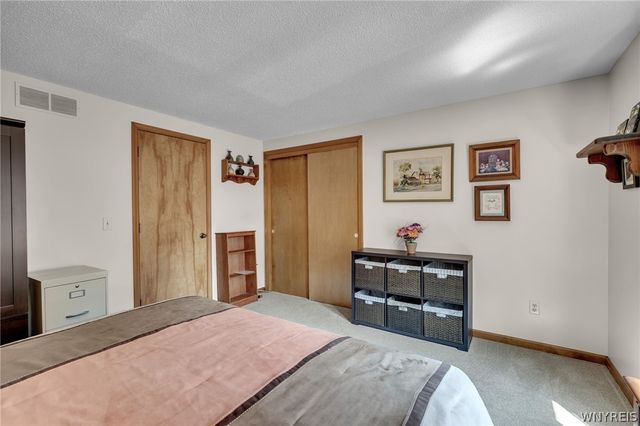 136 Northwood Drive, Lancaster, NY 14043