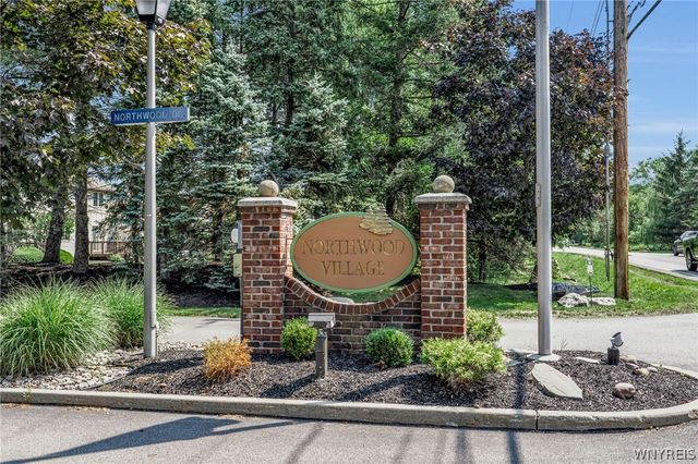 136 Northwood Drive, Lancaster, NY 14043