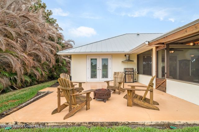 1516 Eagles Circle, Sebastian, FL 32958