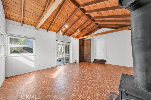 8843 De Haviland, Los Angeles, CA 90045