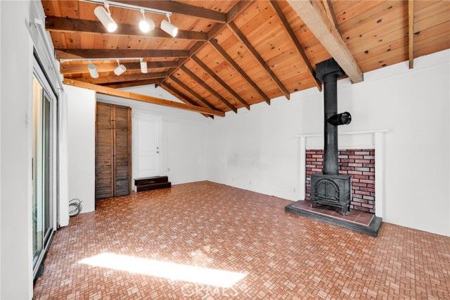 8843 De Haviland, Los Angeles, CA 90045