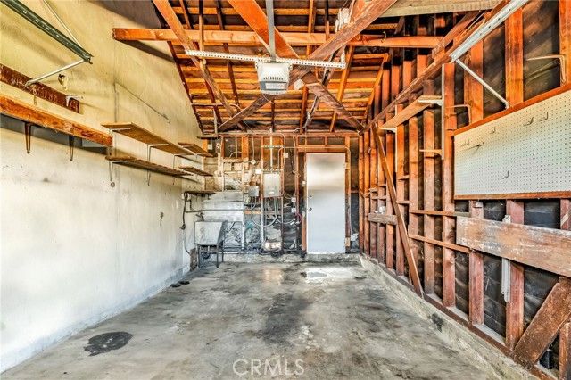 8843 De Haviland, Los Angeles, CA 90045