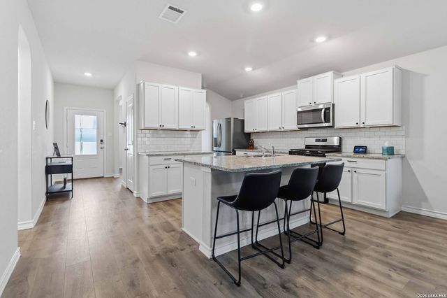 131 Festive Coquette, San Antonio, TX 78253