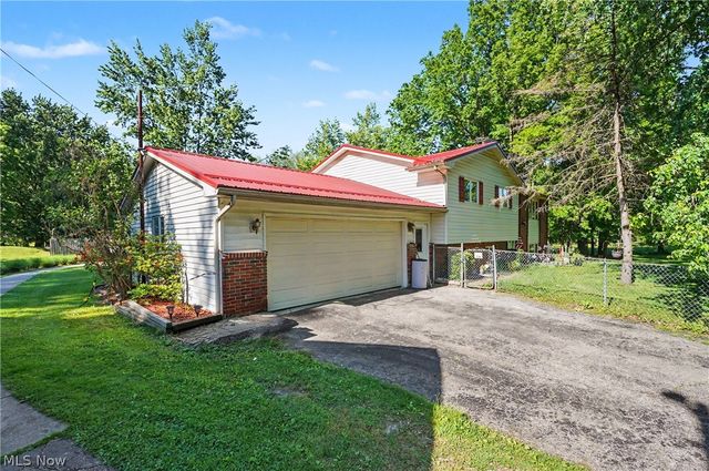4250 Herr Fieldhouse Road, Southington, OH 44470