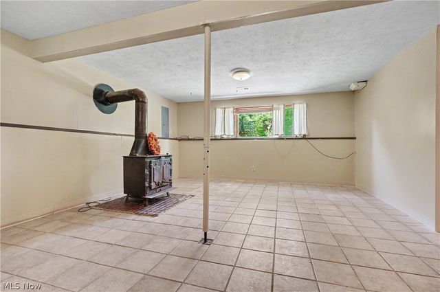 4250 Herr Fieldhouse Road, Southington, OH 44470