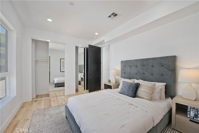 542 N Serrano Avenue, Los Angeles, CA 90004