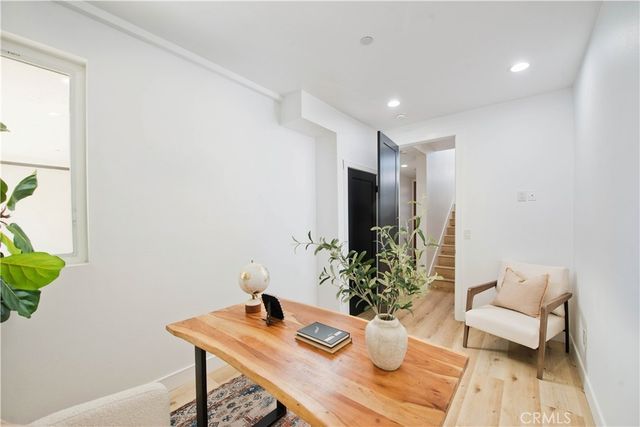 542 N Serrano Avenue, Los Angeles, CA 90004