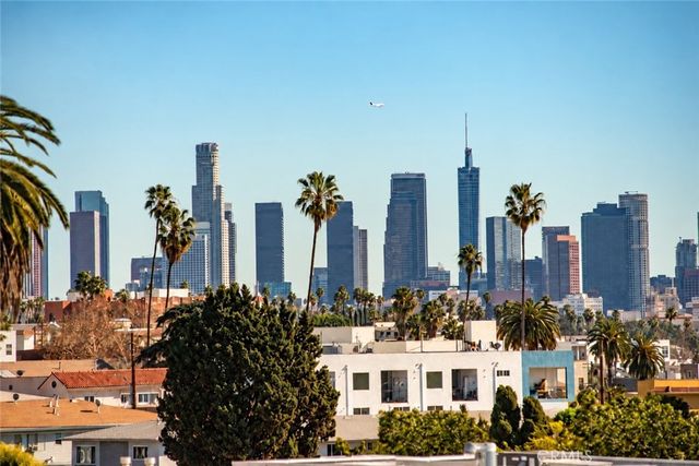 542 N Serrano Avenue, Los Angeles, CA 90004