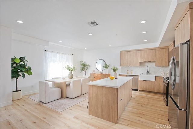 542 N Serrano Avenue, Los Angeles, CA 90004