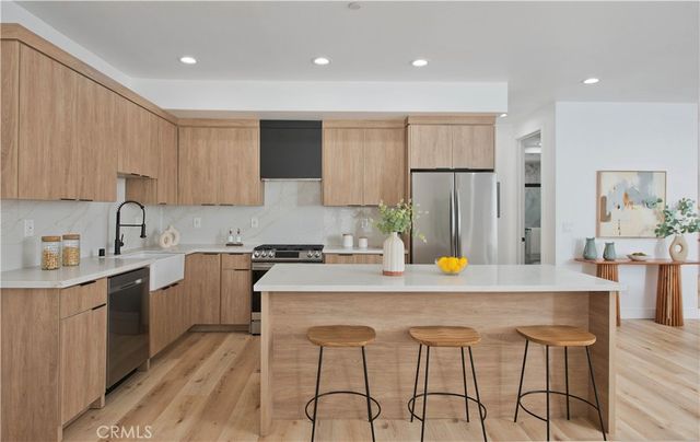 542 N Serrano Avenue, Los Angeles, CA 90004