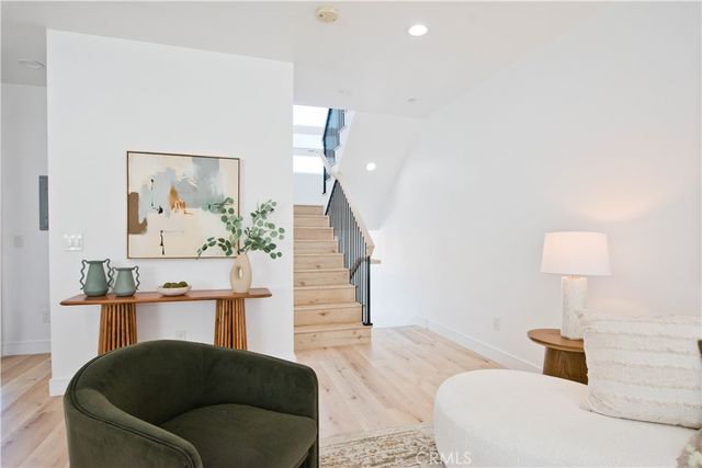 542 N Serrano Avenue, Los Angeles, CA 90004