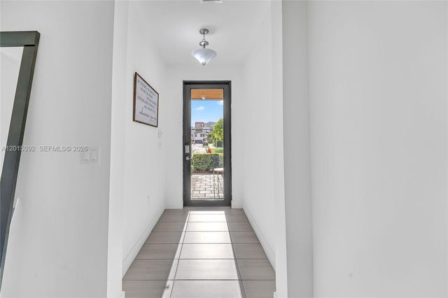 7903 NW 105th Ave, Doral, FL 33178