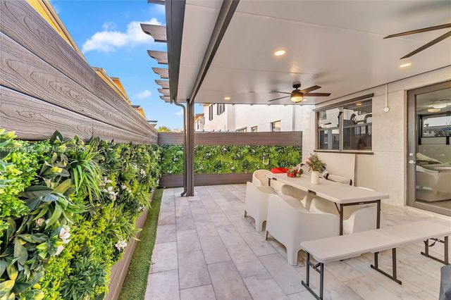 7903 NW 105th Ave, Doral, FL 33178