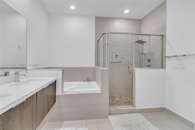 7903 NW 105th Ave, Doral, FL 33178