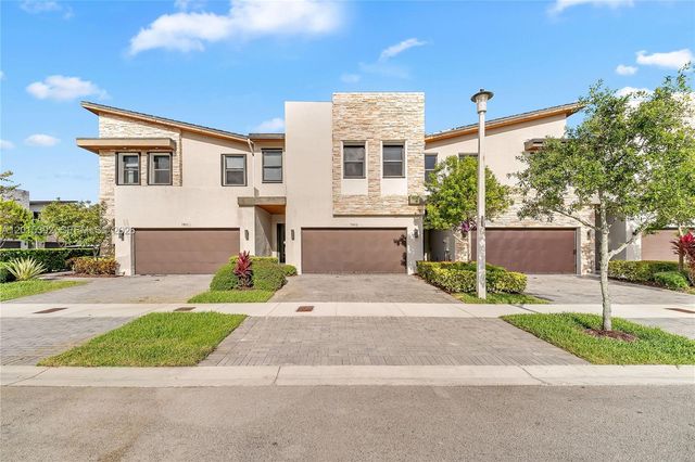 7903 NW 105th Ave, Doral, FL 33178