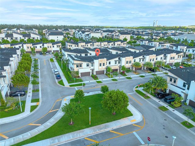 7903 NW 105th Ave, Doral, FL 33178