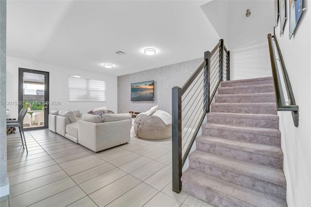 7903 NW 105th Ave, Doral, FL 33178