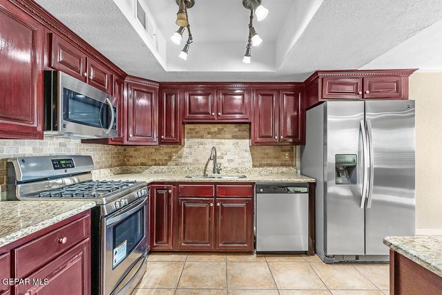 150 Silver Shadow Drive D, El Paso, TX 79912