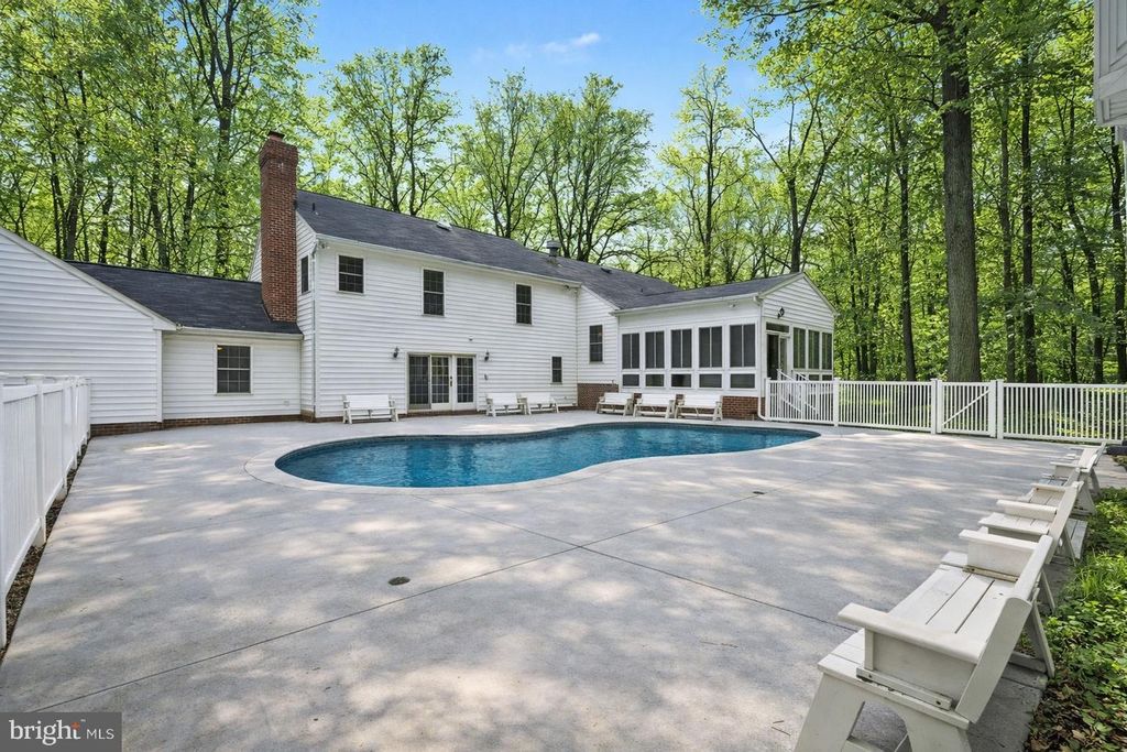 Image 1 of property listing at 1645 TIMBER SUMMIT DR, Westminster, MD 21157