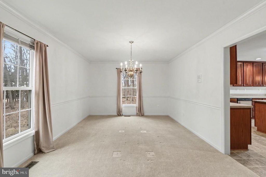 Image 11 of property listing at 1645 TIMBER SUMMIT DR, Westminster, MD 21157