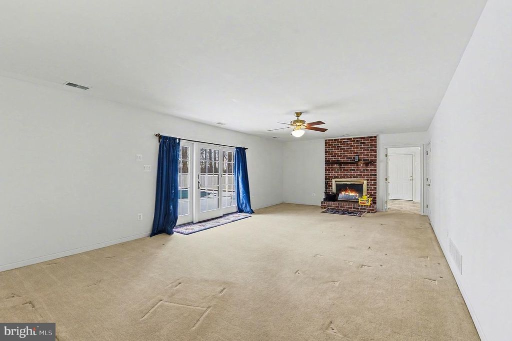 Image 13 of property listing at 1645 TIMBER SUMMIT DR, Westminster, MD 21157