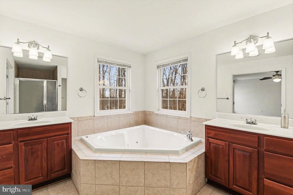 Image 24 of property listing at 1645 TIMBER SUMMIT DR, Westminster, MD 21157