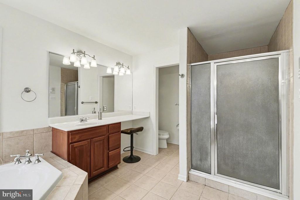 Image 25 of property listing at 1645 TIMBER SUMMIT DR, Westminster, MD 21157