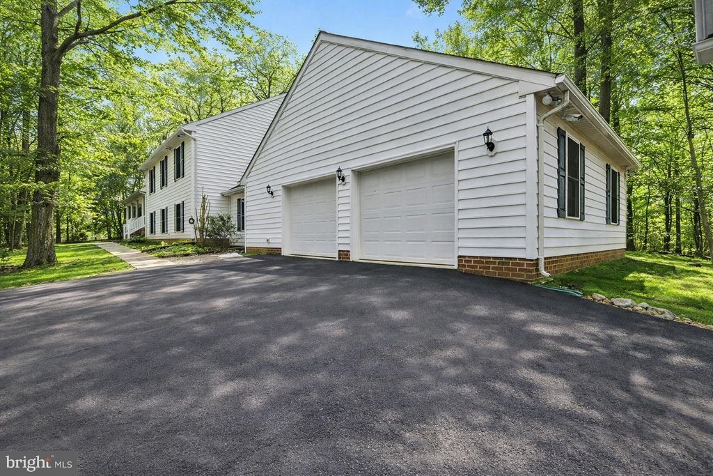 Image 3 of property listing at 1645 TIMBER SUMMIT DR, Westminster, MD 21157