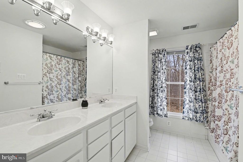 Image 34 of property listing at 1645 TIMBER SUMMIT DR, Westminster, MD 21157