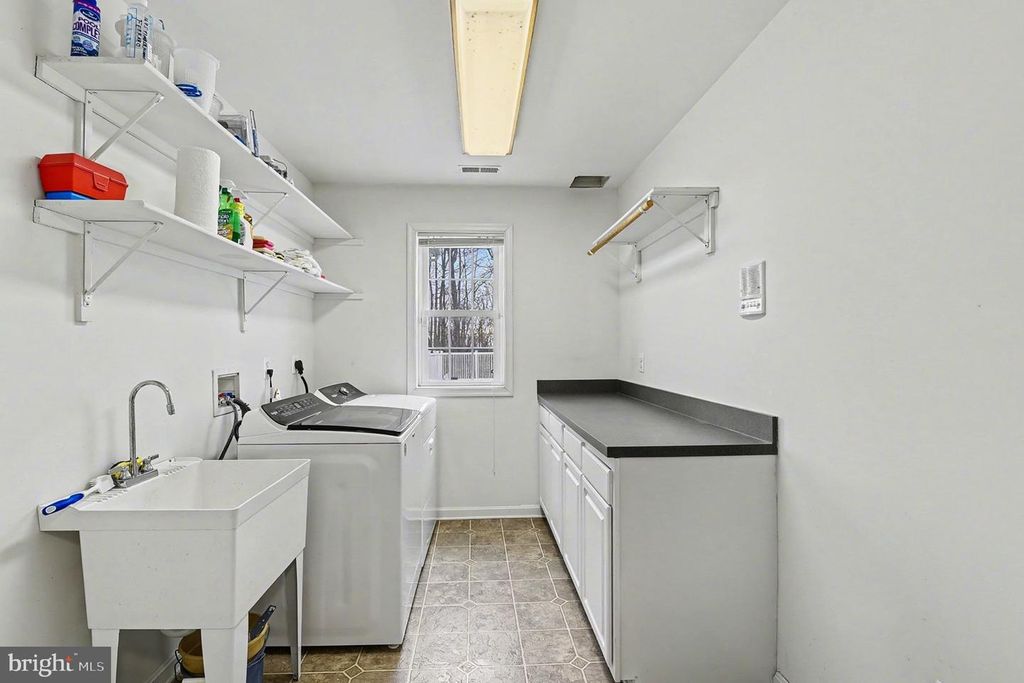 Image 35 of property listing at 1645 TIMBER SUMMIT DR, Westminster, MD 21157
