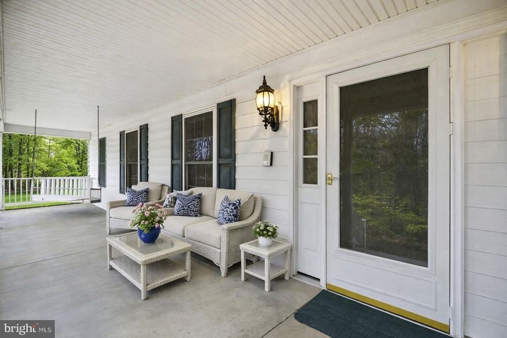 Image 4 of property listing at 1645 TIMBER SUMMIT DR, Westminster, MD 21157