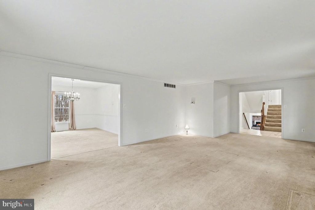 Image 9 of property listing at 1645 TIMBER SUMMIT DR, Westminster, MD 21157