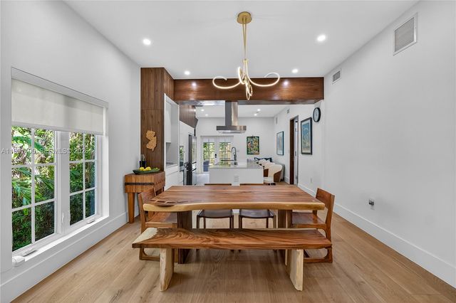 1109 Almeria Ave, Coral Gables, FL 33134