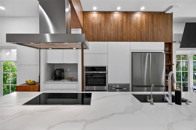 1109 Almeria Ave, Coral Gables, FL 33134