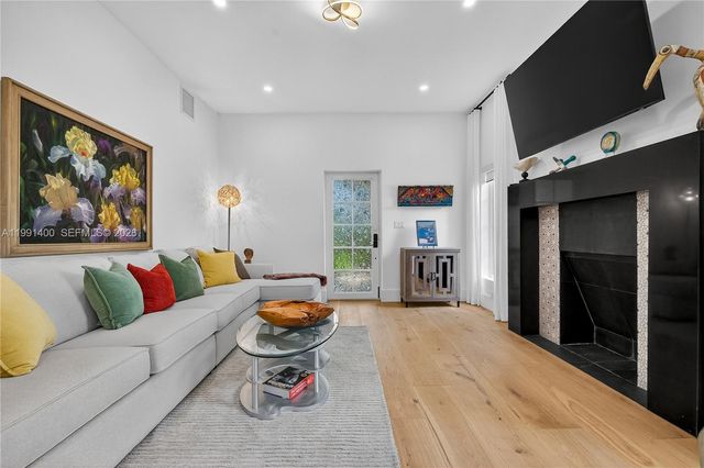 1109 Almeria Ave, Coral Gables, FL 33134