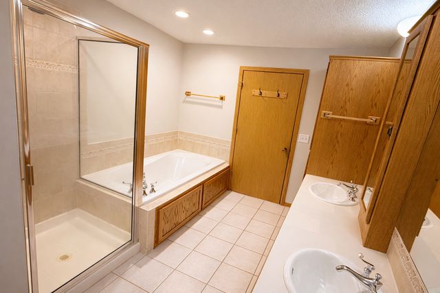 7661 208th Street N, Forest Lake, MN 55025