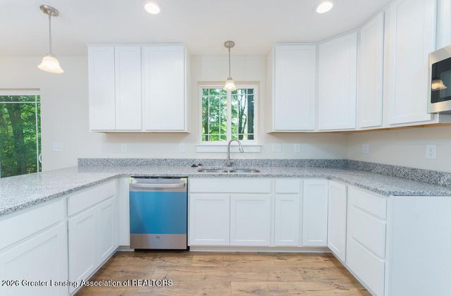 15317 Sherwood Lane, Lansing, MI 48906