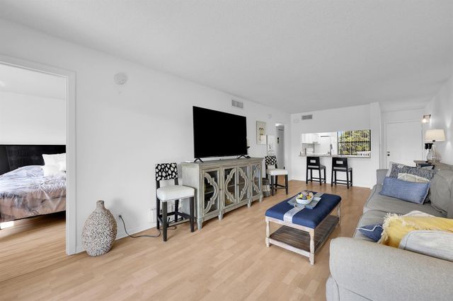 12962 Briarlake Drive 202, West Palm Beach, FL 33418
