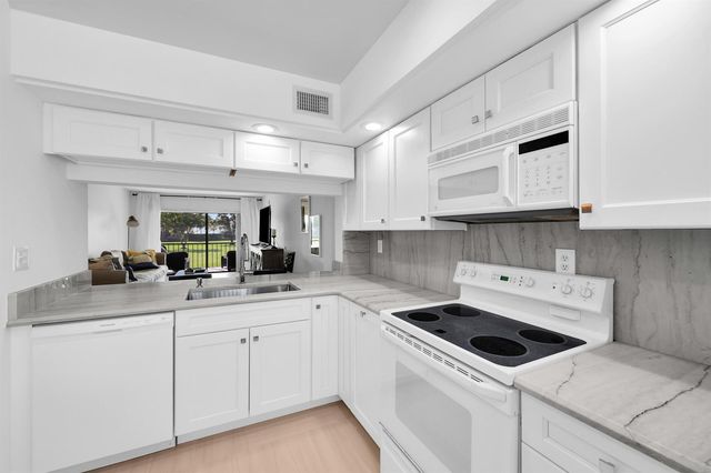 12962 Briarlake Drive 202, West Palm Beach, FL 33418