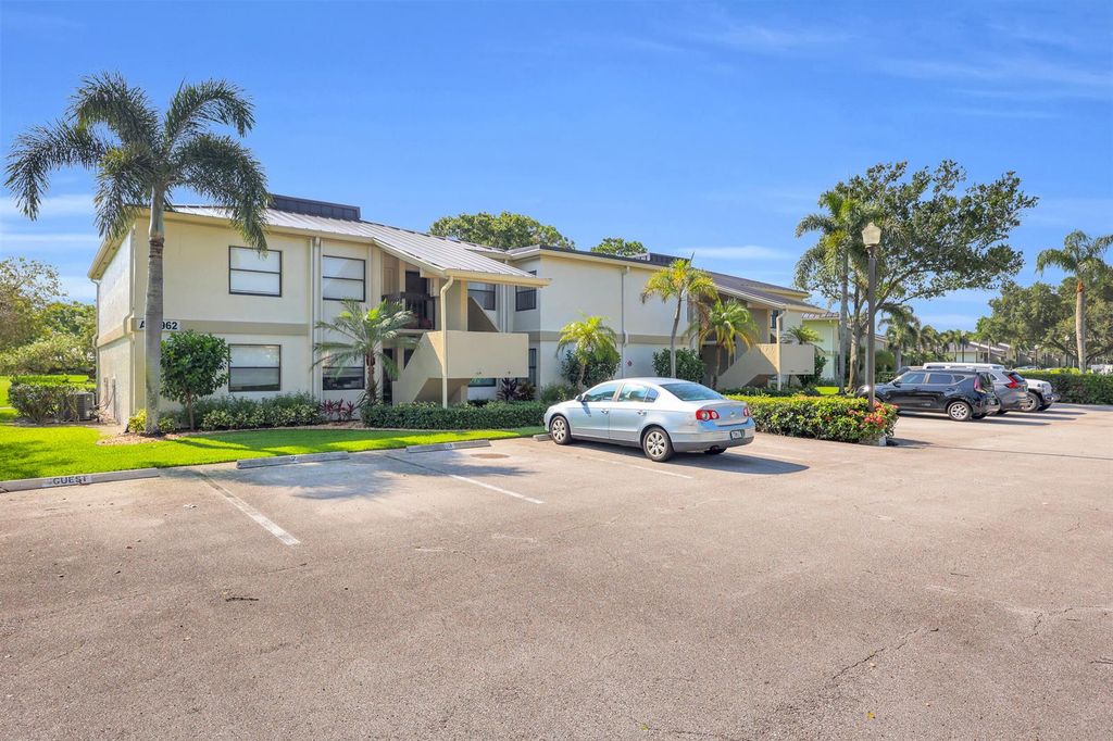12962 Briarlake Drive 202, West Palm Beach, FL 33418