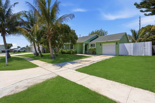 423 Foresta Terrace, West Palm Beach, FL 33415