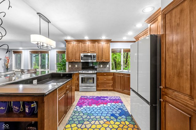 1122 Bitterwood Court, Columbus, IN 47201