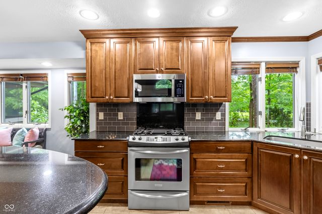 1122 Bitterwood Court, Columbus, IN 47201