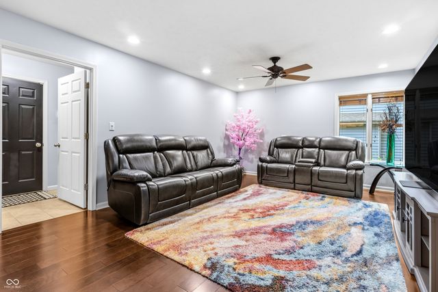 1122 Bitterwood Court, Columbus, IN 47201