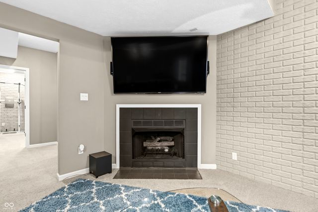 1122 Bitterwood Court, Columbus, IN 47201