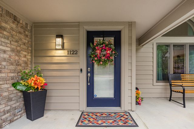 1122 Bitterwood Court, Columbus, IN 47201