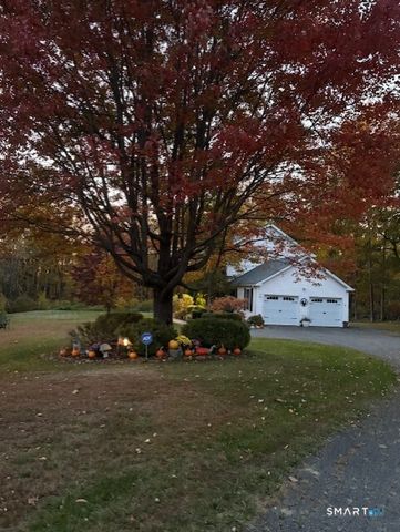 15 Mulberry Lane, New Milford, CT 06776