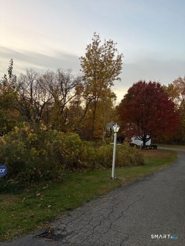 15 Mulberry Lane, New Milford, CT 06776